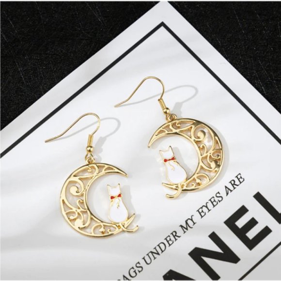 Exquisite Moon Cat Earrings - Black - Picture 2 of 10